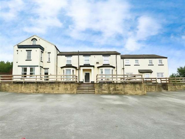 Flat for rent in Dalton, South Yorkshire