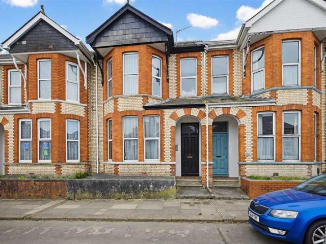 Flat for sale in Lipson, Mount Wise