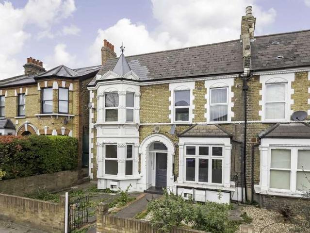 Flat for sale in East Dulwich, Greater London