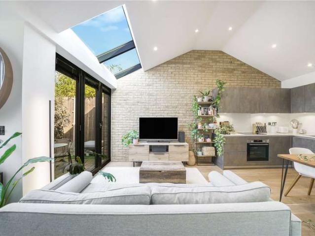 Flat for sale in London Borough of Haringey, Greater London