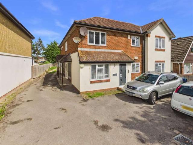 Flat for sale in Lower Green Esher, Blackhills
