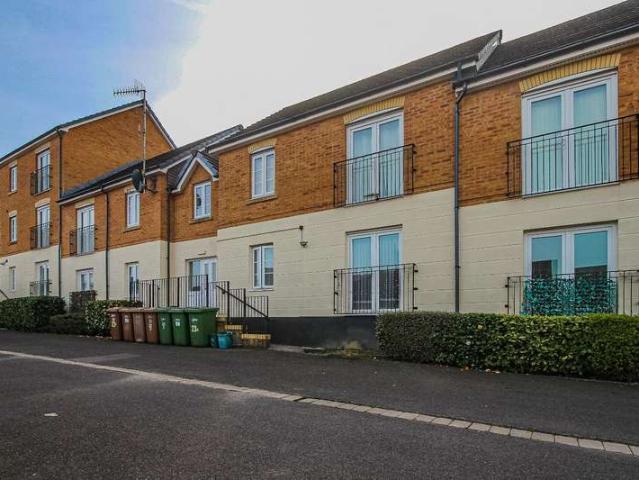 Flat for sale in Tredomen, Cefn Fforest