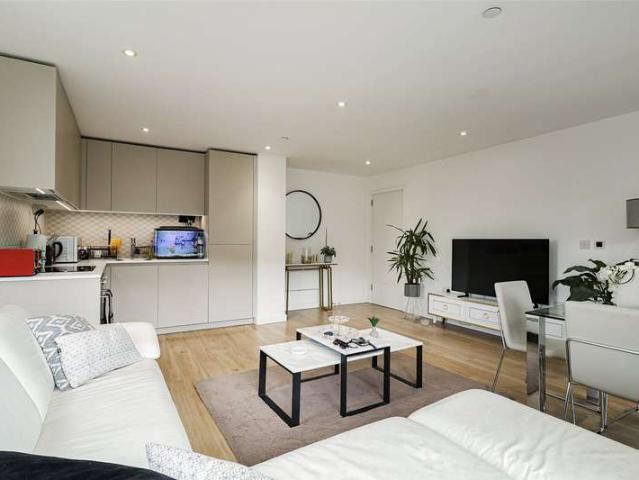 Flat for sale in Colindale, Greater London