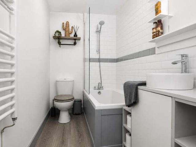 Flat for sale in Hill, City Of Southampton