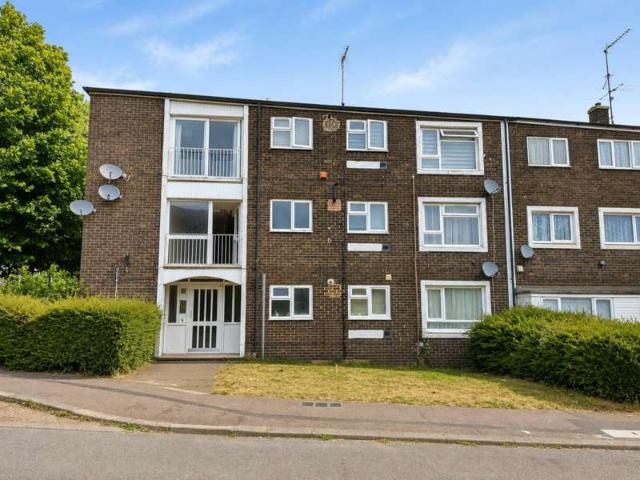 Flat for sale in Hatfield, Fretherne