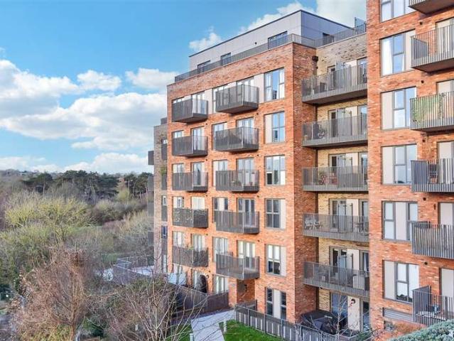 Flat for sale in Ringlestone, Midway
