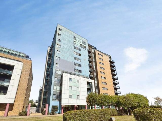 Flat for sale in Cardiff International Sports Village, Falcon Lodge
