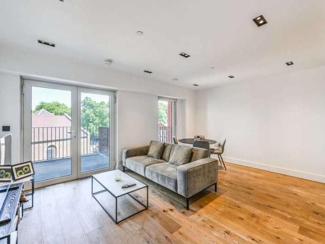 Flat for sale in Vauxhall, Vauxhall