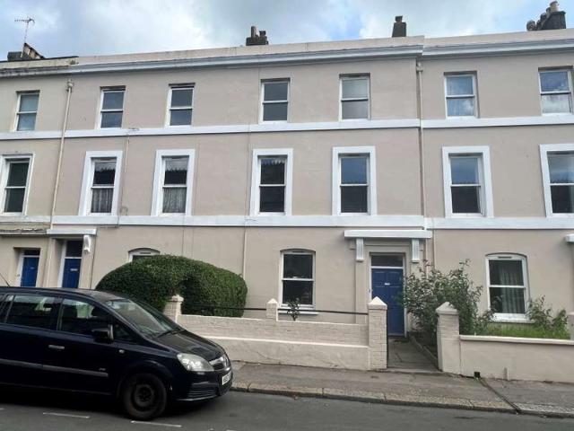 Flat for sale in Pennycomequick, Mount Wise