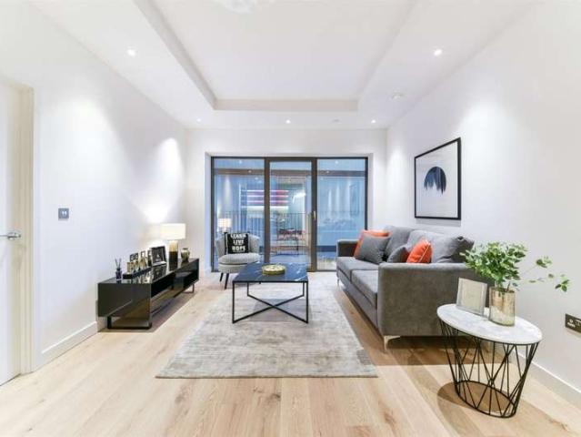 Flat for sale in London City Island, Blackwall