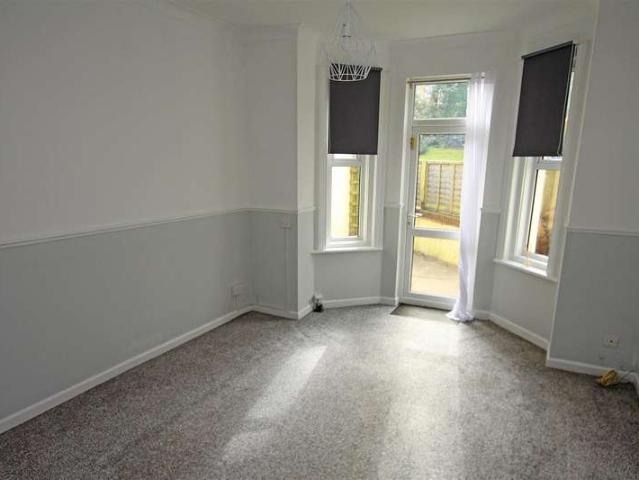 Flat for rent in Lansdowne, Springbourne