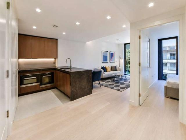 Flat for sale in St Clement Danes, Greater London