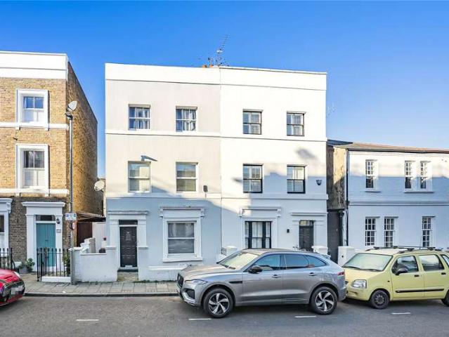 Flat for sale in Putney, Greater London