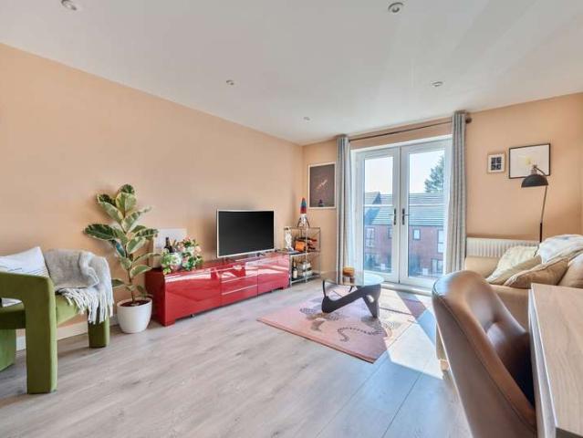 Flat for sale in Feckenham, City Of Bristol