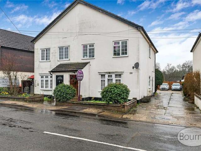 Flat for sale in Westborough, Surrey