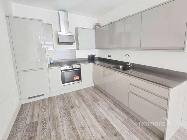 Flat for rent in Slough