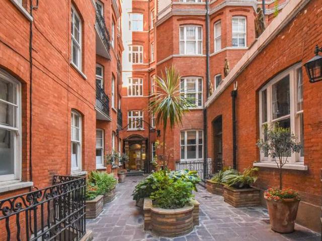 Flat for sale in Westminster, Victoria