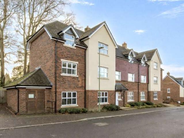 Flat for sale in Bolton Low Houses, Hampshire