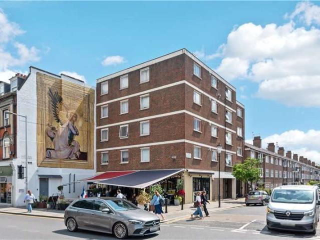 Flat for sale in Brompton, Greater London