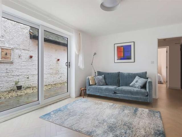 Flat for sale in South Park, Red Hill