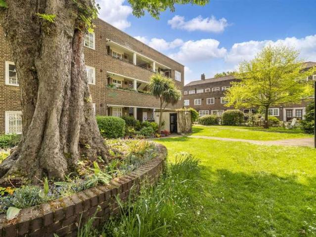 Flat for sale in St John's Wood, Maida Vale