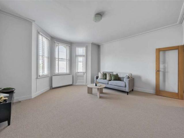 Flat for sale in Kensal Town, Maida Vale