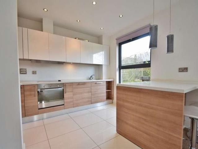 Flat for sale in Hampshire