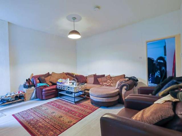 Flat for sale in Broxbourne, Hertfordshire