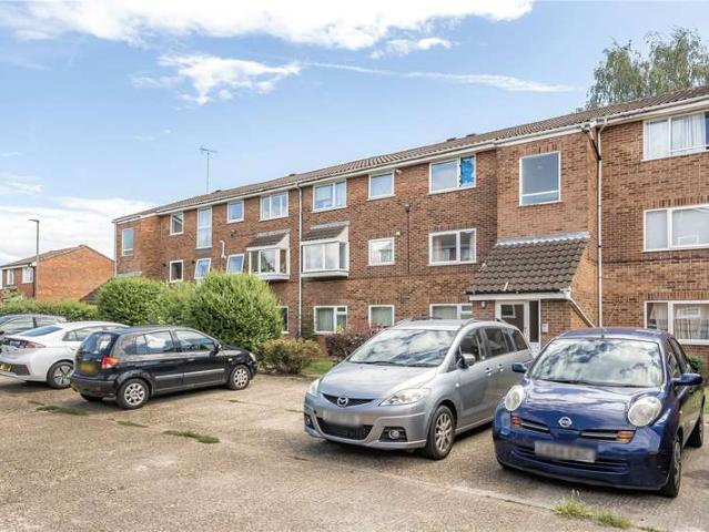 Flat for sale in East Barnet, Greater London