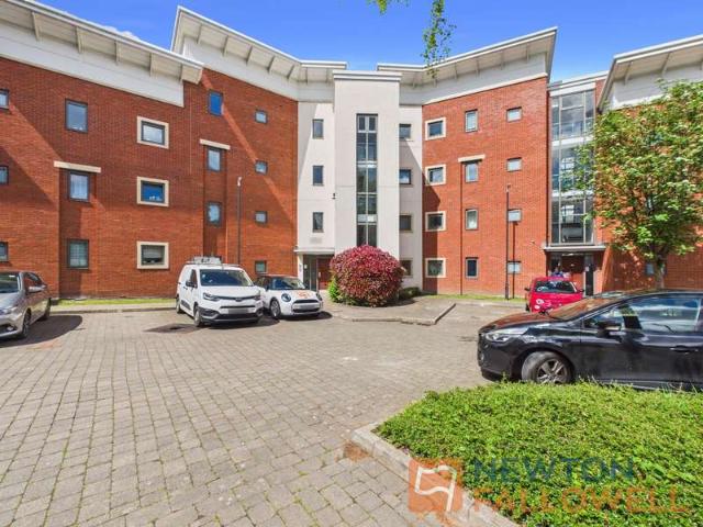 Flat for sale in Bilston, West Midlands