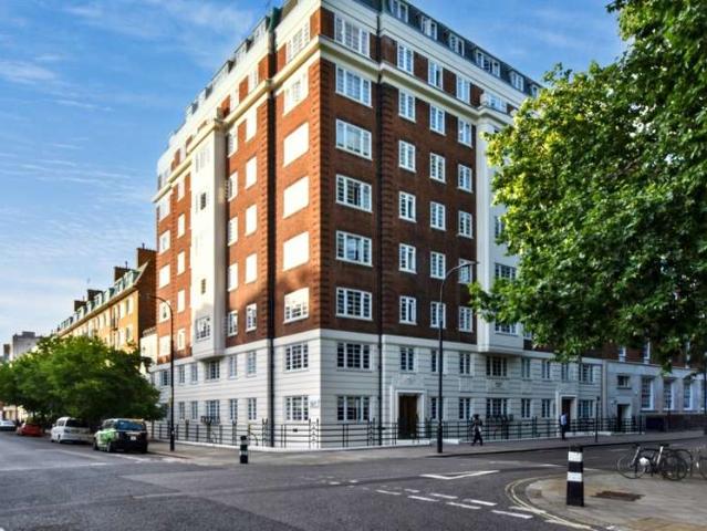 Flat for sale in Saint Pancras, Greater London