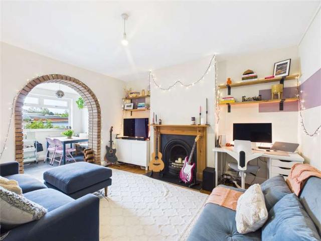 Flat for sale in Spike Island, Feckenham
