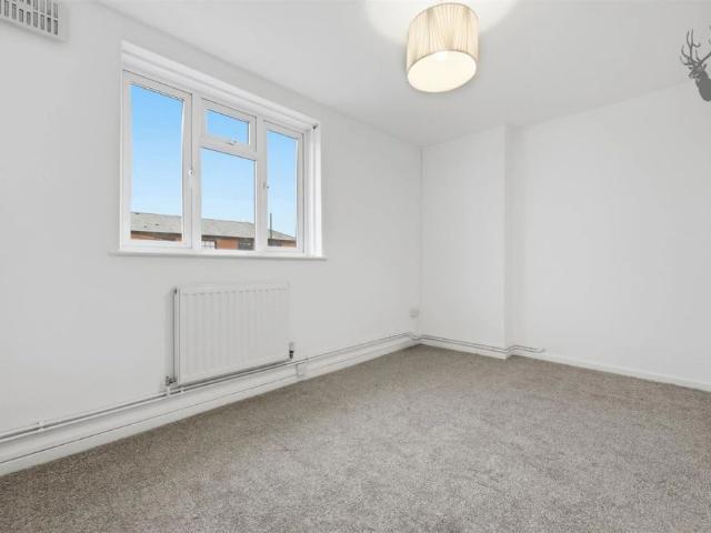 Apartment for rent in Ivy Chimneys, Epping