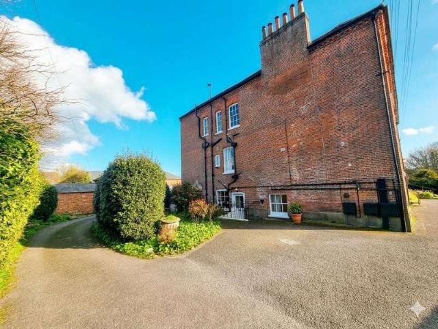 Flat for sale in Middlecroft, Hampshire