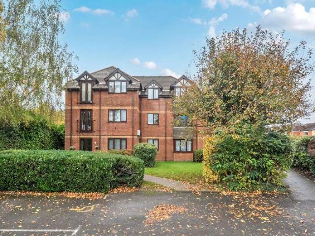 Flat for sale in Eastleigh, Helford