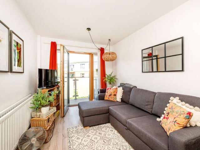 Flat for sale in College Park, Greater London