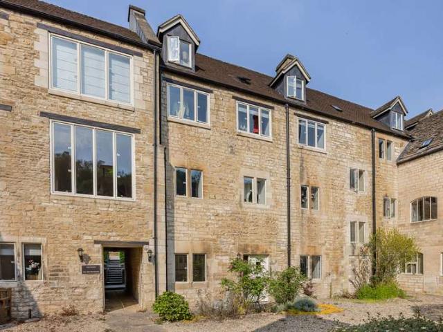 Flat for sale in Balls Green, Stroud