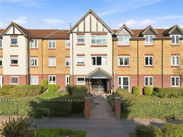 Flat for sale in North Shoebury, Alton Barnes