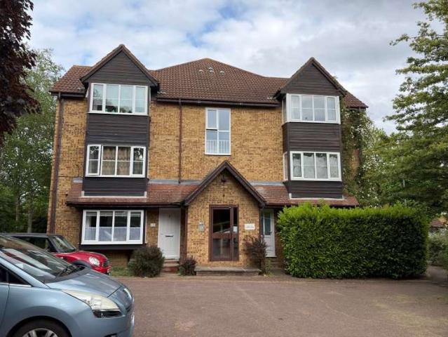 Flat for sale in Colindale, Greater London