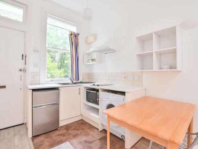 Flat for rent in North Kensington, North Kensington