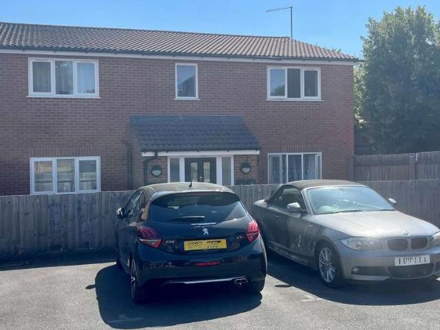 Flat for sale in Salisbury, Wiltshire