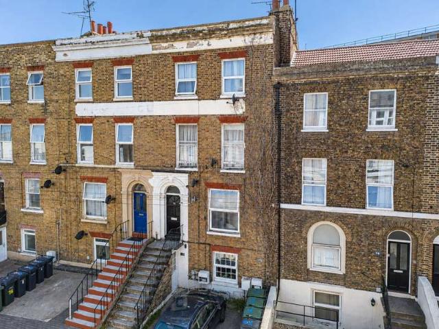 Flat for sale in Milton, Hamerton