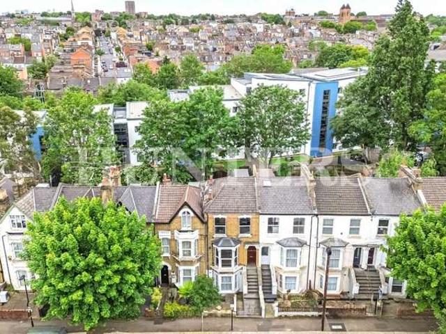 Flat for sale in South Tottenham, Greater London