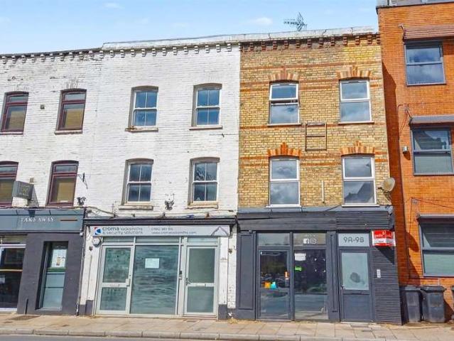 Flat for sale in Hampshire