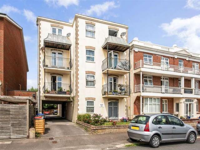 Flat for rent in Clapham, West Sussex