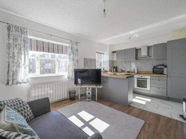 Flat for sale in Isle Of Dogs, Mill Quay