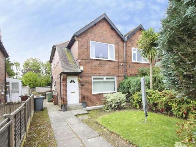 Flat for sale in Austhorpe, Leeds