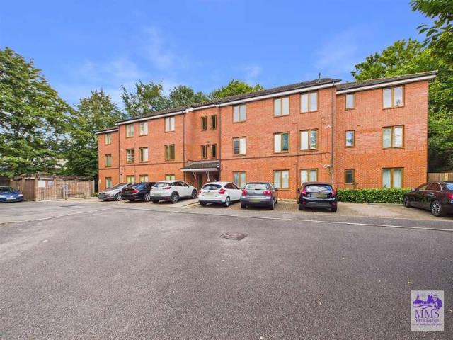 Flat for sale in Ringlestone, Midway