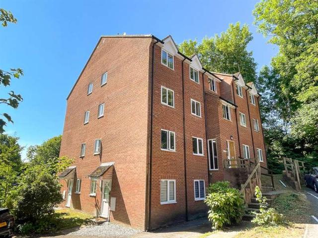 Flat for sale in Salisbury, Wiltshire