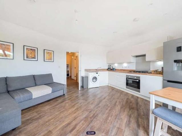 Flat for sale in Guildford Park, Westborough